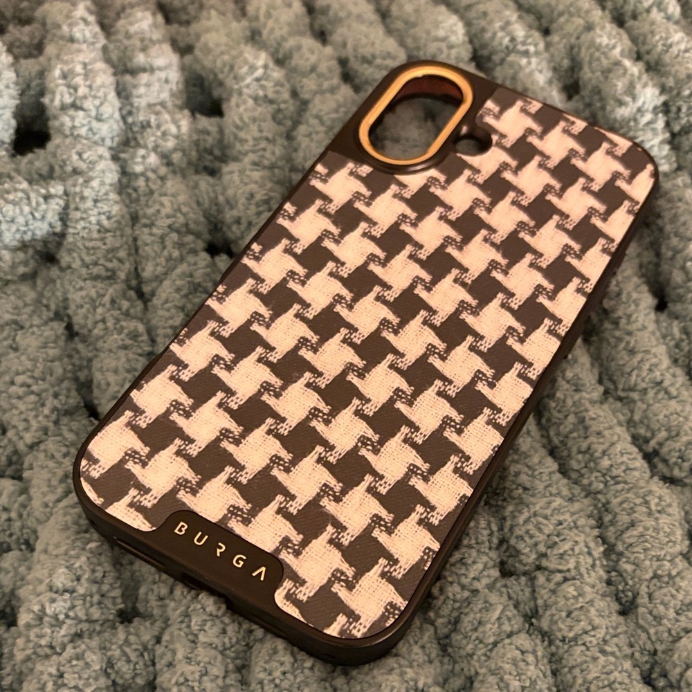 BURGA Green and White Houndstooth MagSafe iPhone 16 Plus case